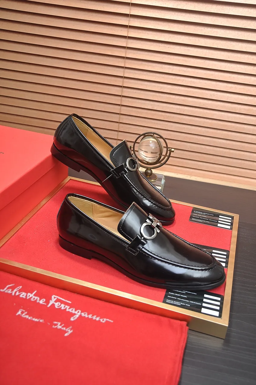 Men's shoes 💰520💶【Ferragamo/Ferragamo】The latest model in the counter. Original imported high-quality cowhide with open sides + imported 🐂 water-dyed cowhide lining + original luxury metal buckle + original combination outsole. No pressure for comparison. 38--45 (45 is custom-made and cannot be returned or exchanged)